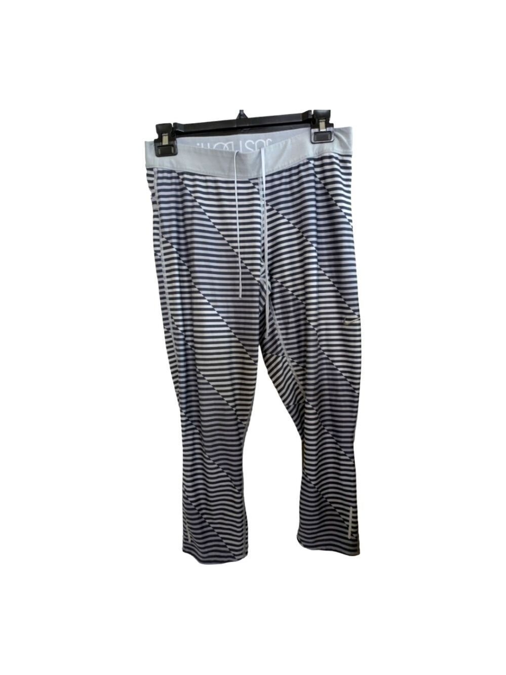 Nike Dri-fit Striped Capri workout pants Size Large